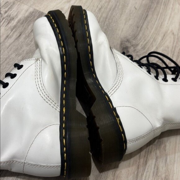 Dr. Martens High White TALL  Combat Boots 10103 SIZE 6 WOMEN - Picture 9 of 9